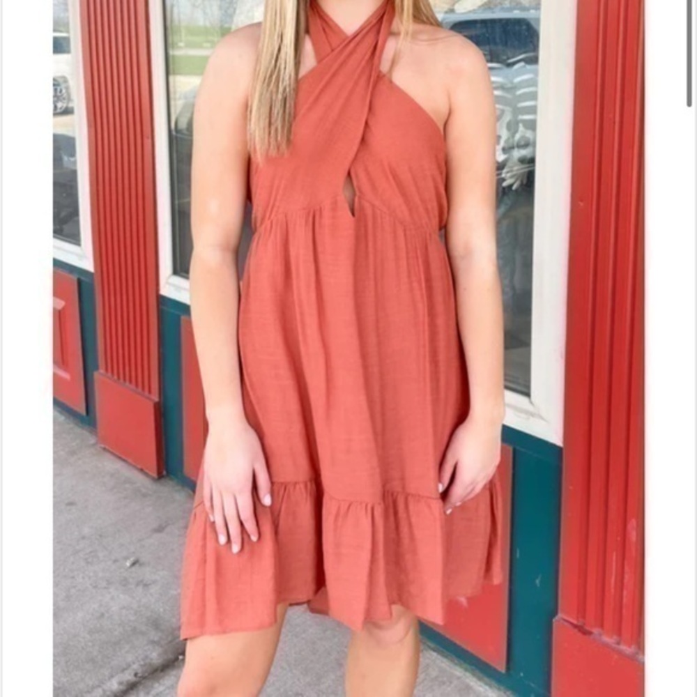 ✨NWT LEADS TO YOU HALTER DRESS✨